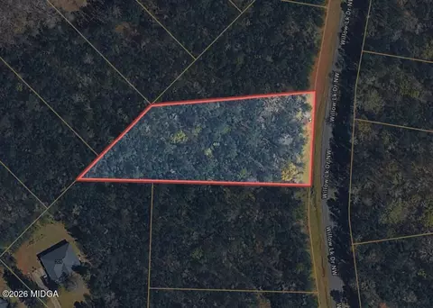 488 Willow Lake Dr NW, Milledgeville, GA 31061