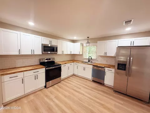 Kitchen - 742 Garr Rd, Jackson, GA 30233 photo 1 of 3