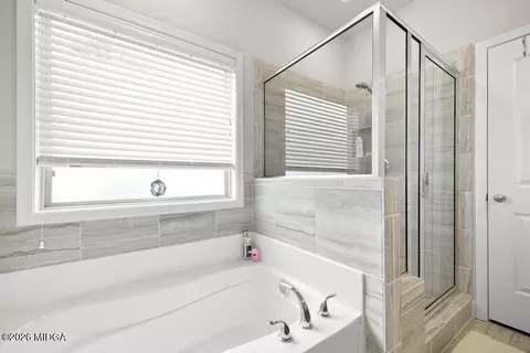 Bath - 101 Lynn Wright Dr, Perry, GA 31069 photo 2 of 3