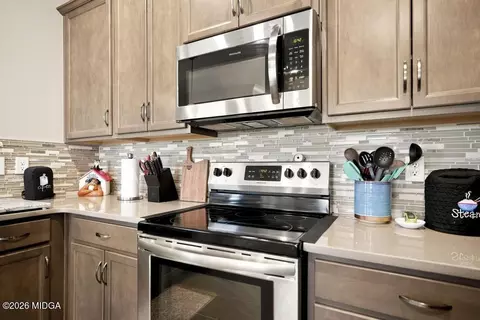 Kitchen - 101 Lynn Wright Dr, Perry, GA 31069 photo 3 of 4