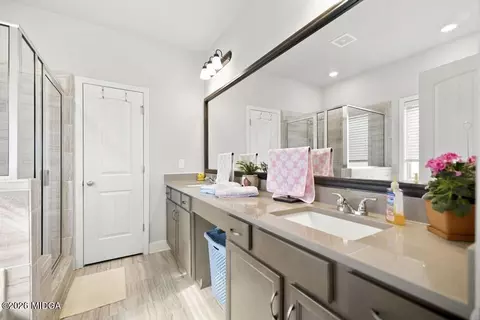 Bath - 101 Lynn Wright Dr, Perry, GA 31069 photo 1 of 3