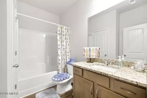 Bath - 101 Lynn Wright Dr, Perry, GA 31069 photo 3 of 3
