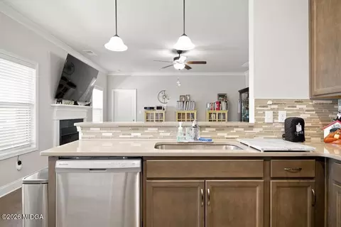 Kitchen - 101 Lynn Wright Dr, Perry, GA 31069 photo 4 of 4