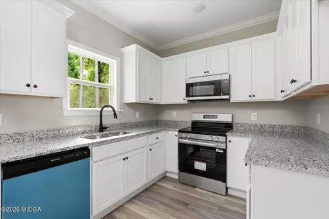 Kitchen - 260 Katherine Dr, Gray, GA 31032 photo 1 of 2
