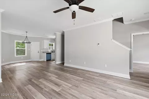 Living - 260 Katherine Dr, Gray, GA 31032 photo 2 of 4