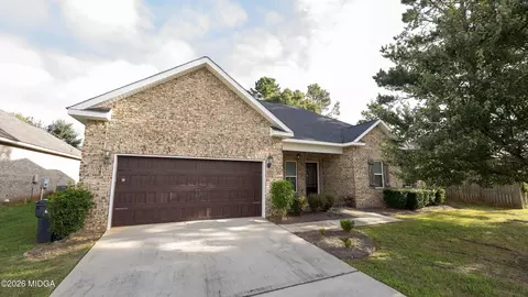 302 Armdale Dr, Kathleen, GA 31047