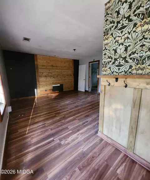 Living - 124 Five Points Rd, Gray, GA 31032 photo 1 of 2
