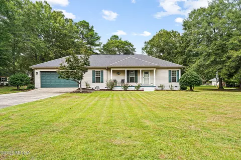 10 Third, Hawkinsville, GA 31036
