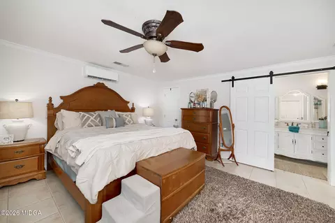 Bedroom - 253 Scout Island Rd, Jackson, GA 30233 photo 2 of 8