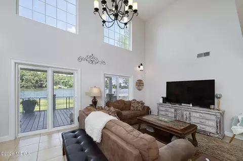 Living - 253 Scout Island Rd, Jackson, GA 30233 photo 1 of 2