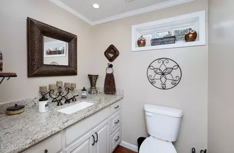 Bath - 253 Scout Island Rd, Jackson, GA 30233 photo 1 of 4