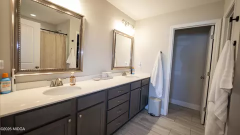 Bath - 114 Red Tail Cir, Byron, GA 31008 photo 1 of 4
