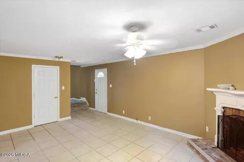 Living - 4895 Guerry Dr, Macon, GA 31210 photo 6 of 6