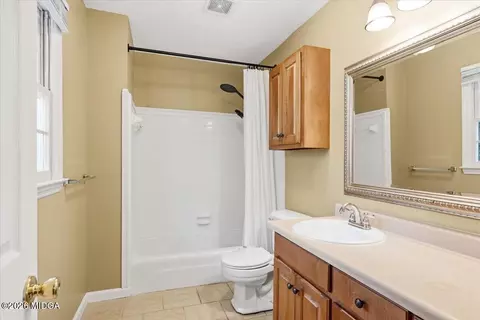Bath - 4895 Guerry Dr, Macon, GA 31210 photo 2 of 3