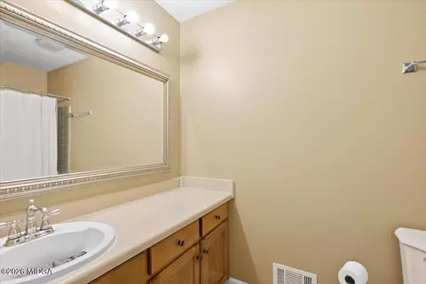 Bath - 4895 Guerry Dr, Macon, GA 31210 photo 1 of 3