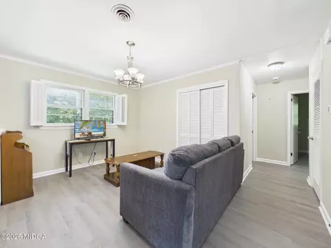 Living - 103 Morningside Dr, Warner Robins, GA 31088 photo 4 of 7