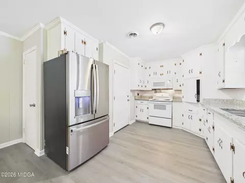Kitchen - 103 Morningside Dr, Warner Robins, GA 31088 photo 1 of 4