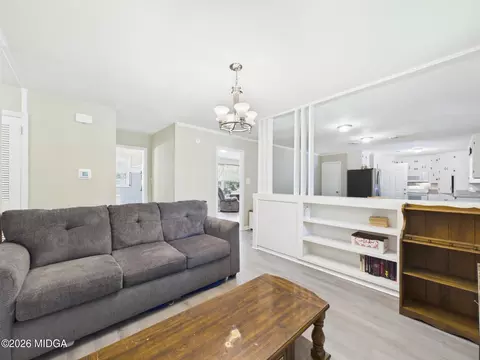 Living - 103 Morningside Dr, Warner Robins, GA 31088 photo 5 of 7