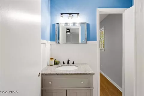 Bath - 110 Connie Dr, Macon, GA 31211 photo 1 of 3