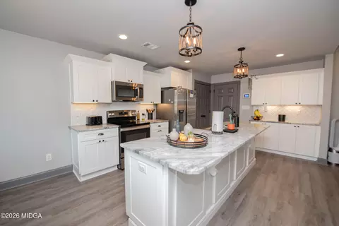 Kitchen - 121 Locks Heath Ct, Perry, GA 31069 photo 1 of 8