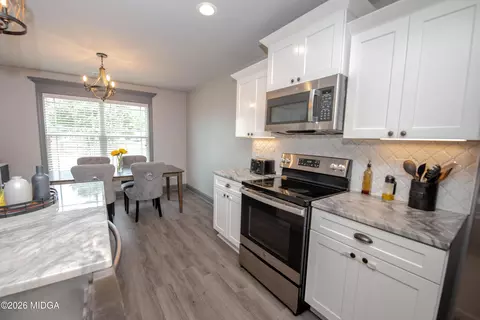 Kitchen - 121 Locks Heath Ct, Perry, GA 31069 photo 6 of 8