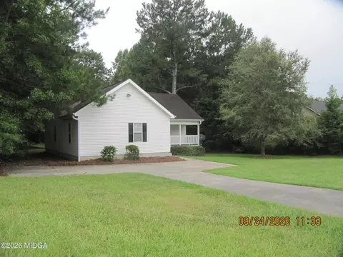 Exterior - 116 Royal Ln, Gray, GA 31032 photo 8 of 10