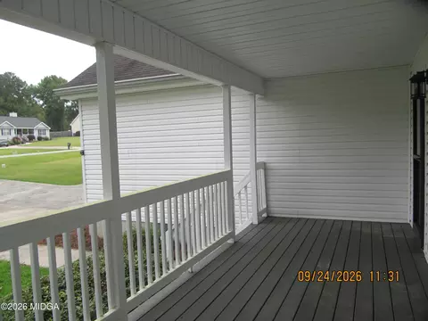 Exterior - 116 Royal Ln, Gray, GA 31032 photo 2 of 10