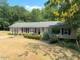 1090 N Pine Knoll Dr, Macon, GA 31204