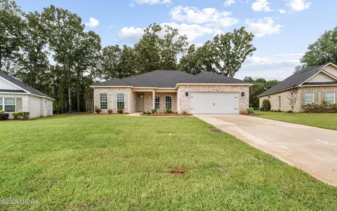 215 Otters Ridge Dr, Kathleen, GA 31047