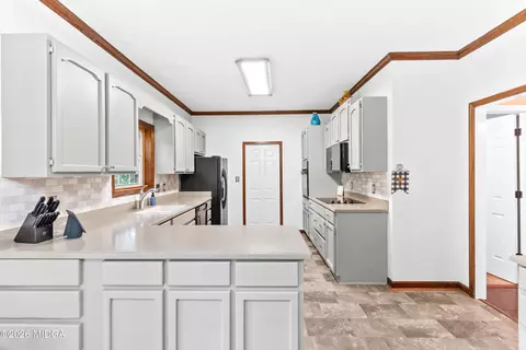 Kitchen - 107 Springtime Dr, Warner Robins, GA 31088 photo 2 of 9
