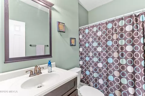 Bath - 107 Springtime Dr, Warner Robins, GA 31088 photo 1 of 9