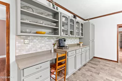 Kitchen - 107 Springtime Dr, Warner Robins, GA 31088 photo 7 of 9