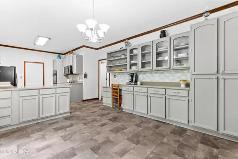 Kitchen - 107 Springtime Dr, Warner Robins, GA 31088 photo 9 of 9