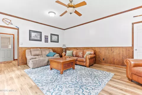 Living - 107 Springtime Dr, Warner Robins, GA 31088 photo 2 of 5