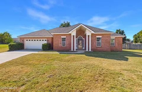 305 Thornwood Dr, Bonaire, GA 31005