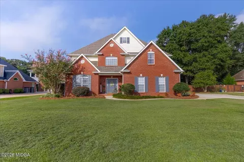 211 White Columns Dr, Kathleen, GA 31047