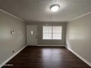Living - 2410 Dapleton Dr, Macon, GA 31206 photo 1 of 1