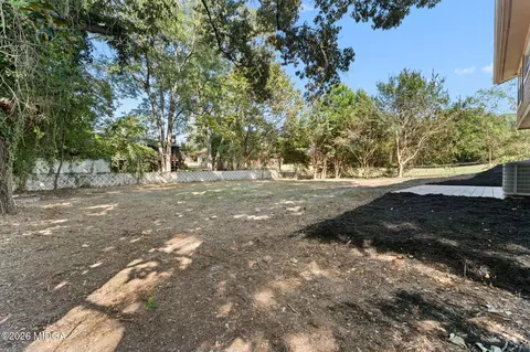Exterior - 106 Woodridge Dr, Warner Robins, GA 31088 photo 6 of 6