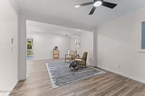 Living - 106 Woodridge Dr, Warner Robins, GA 31088 photo 5 of 6