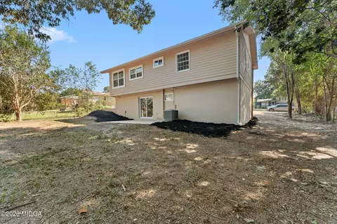 Exterior - 106 Woodridge Dr, Warner Robins, GA 31088 photo 5 of 6