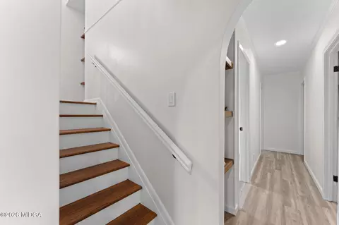 Entry Way - 106 Woodridge Dr, Warner Robins, GA 31088 photo 4 of 5