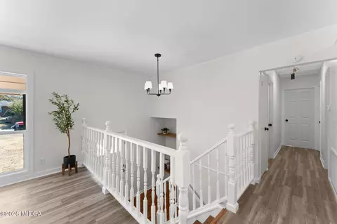 Entry Way - 106 Woodridge Dr, Warner Robins, GA 31088 photo 2 of 5