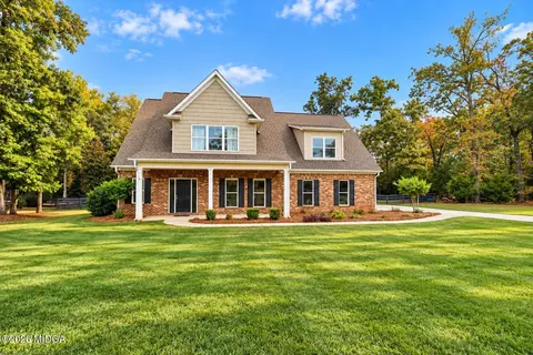 192 Jackson Dr, Forsyth, GA 31029