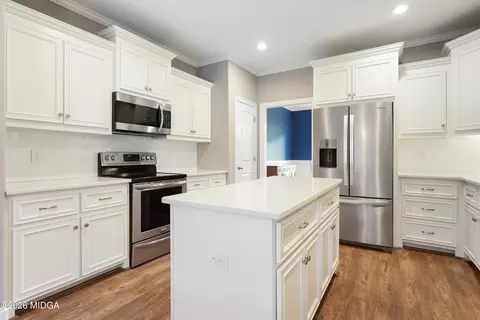 Kitchen - 192 Jackson Dr, Forsyth, GA 31029 photo 4 of 5