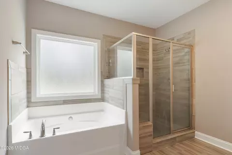 Bath - 192 Jackson Dr, Forsyth, GA 31029 photo 4 of 6