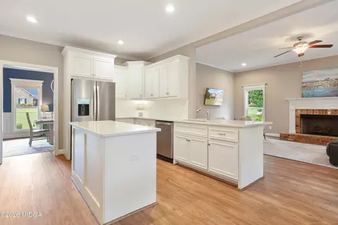 Kitchen - 192 Jackson Dr, Forsyth, GA 31029 photo 3 of 5