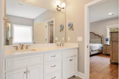 Bath - 192 Jackson Dr, Forsyth, GA 31029 photo 2 of 6