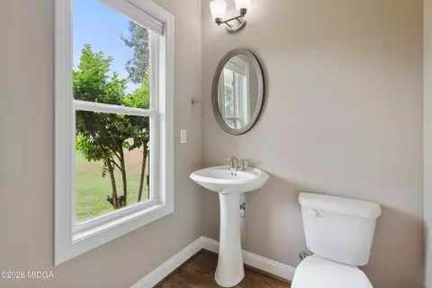 Bath - 192 Jackson Dr, Forsyth, GA 31029 photo 1 of 6