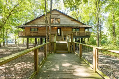 621 Old River Rd, Juliette, GA 31046
