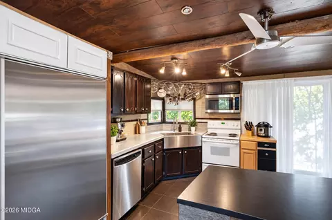 Kitchen - 881 King Rd, Gordon, GA 31031 photo 1 of 2